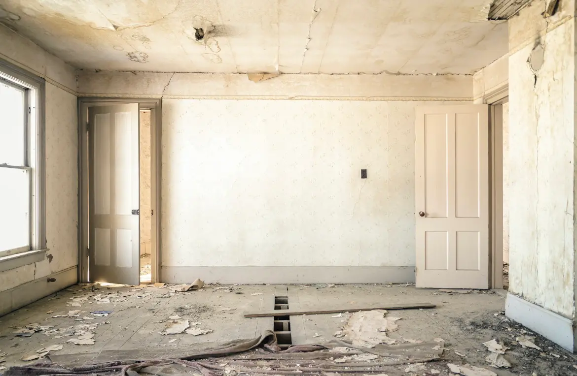 Waste disposal crew managing a cleanout project in Hampstead